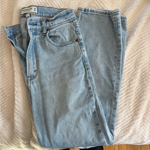 Abercrombie & Fitch High Rise Light Blue Jeans - Picture 3 of 4